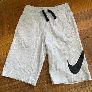 Nike Basketball Shorts size M